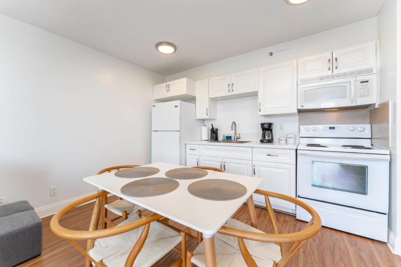 Апартаменти Waikiki Banyan W-Ocean Views With Free Parking! Гонолулу Екстер'єр фото